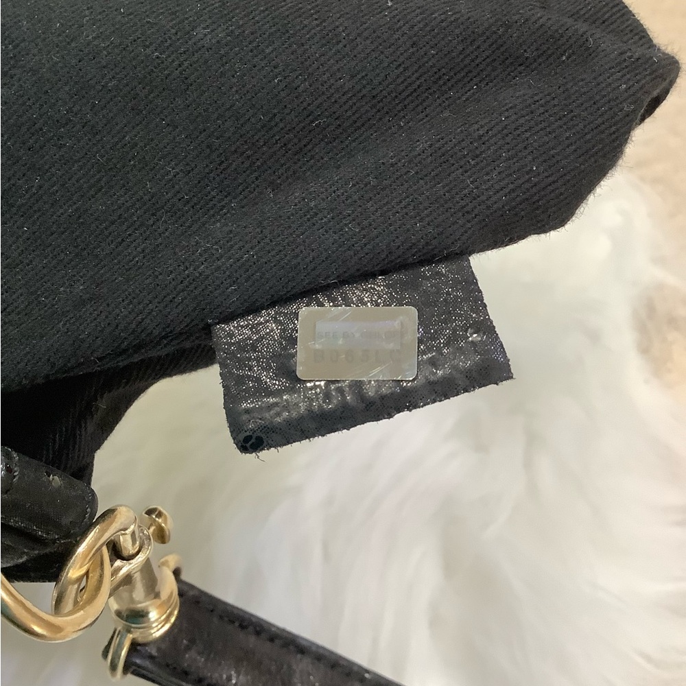 LIKE NEW🖤 Chloe Wristlet - Picture 17 of 17